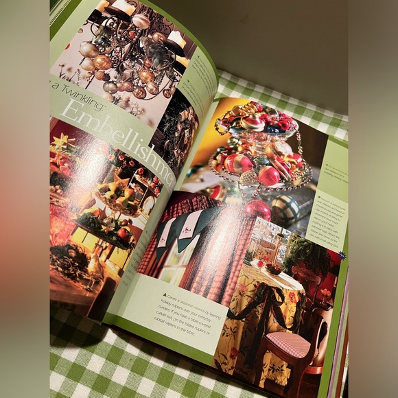 LOT OF 2 BETTER HOMES & GARDENS CHRISTMAS IDEA BOOKS. - Picture 8 of 16